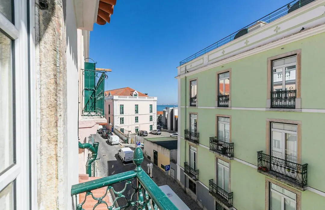 Moderno Apartamento Em Bairro Tipico Lisboeta-1